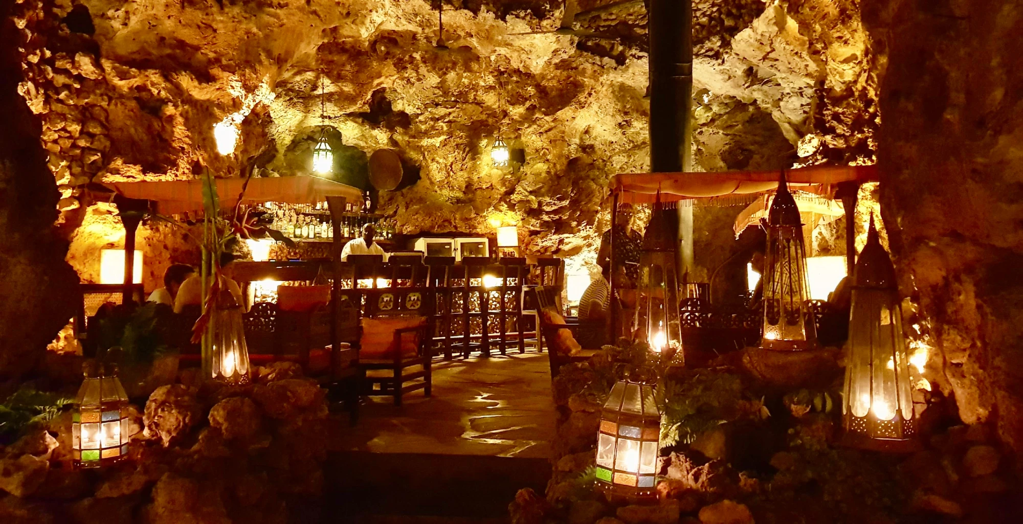 Diani - Ali Barbours Cave Restaurant